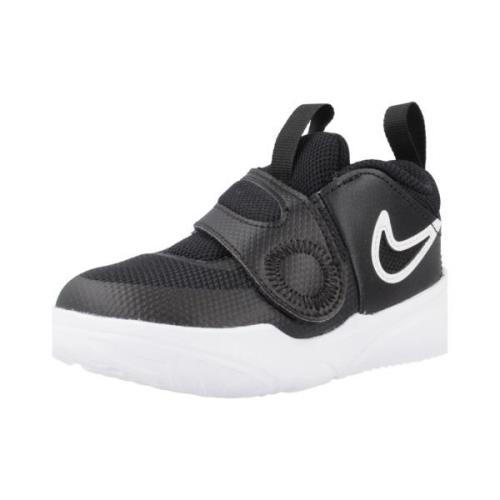 Sneakers Nike TEAM HUSTLE D 11