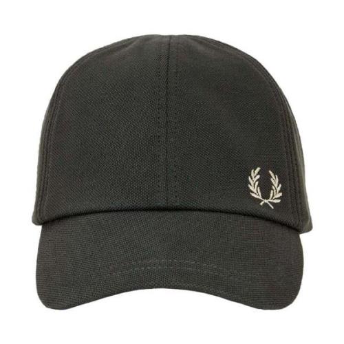 Pet Fred Perry -