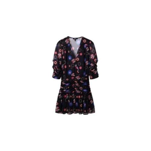 Jurk Desigual Jurk met V-hals en 3/4 mouwen en print