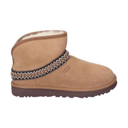 Enkellaarzen UGG CLASSIC MINI CRESCENT