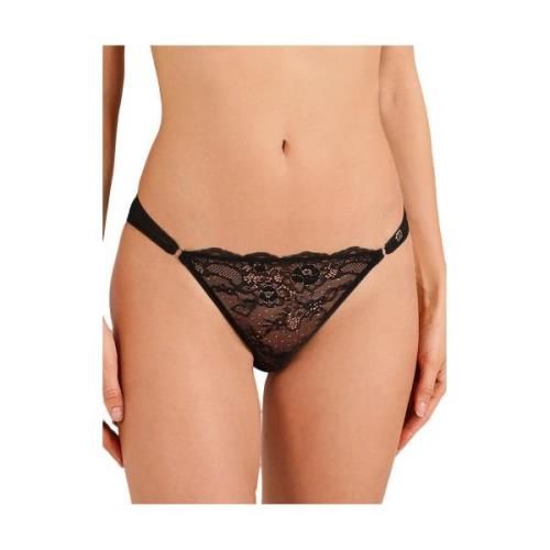 Tanga's Lascana Villena Braziliaanse