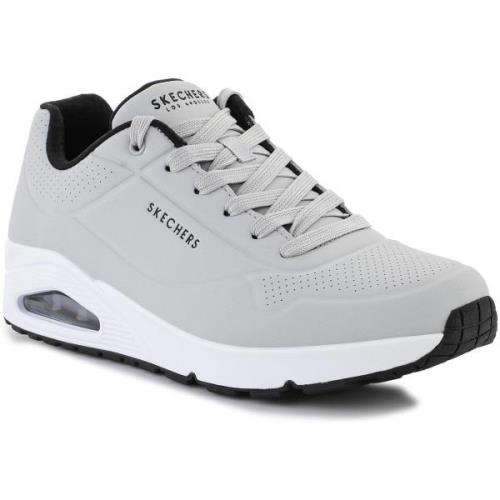 Lage Sneakers Skechers UNO STAND ON AIR 52458-LGBK