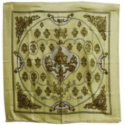 Pre-owned Silk scarves Hermès Vintage , Yellow , Dames