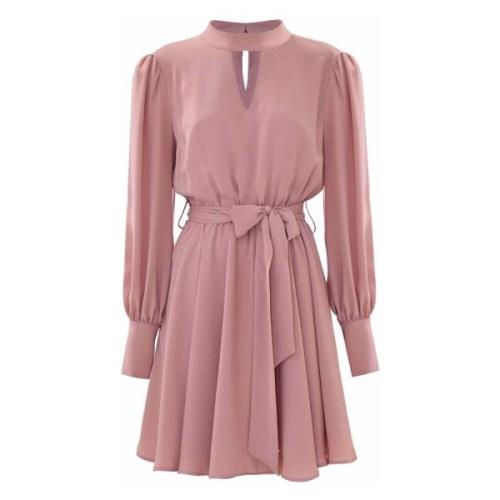 Romantische stijl korte jurk met gedrapeerde mouwen Kocca , Pink , Dam...