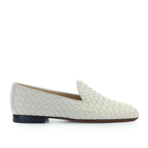 Crèmekleurige Geweven Loafers voor Stijlvolle Vrouwen Doucal's , White...