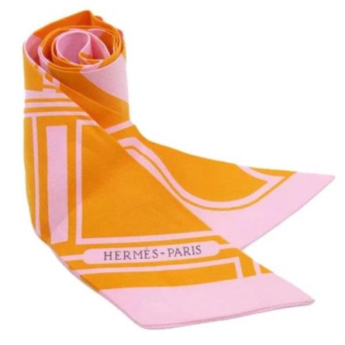 Pre-owned Silk scarves Hermès Vintage , Orange , Unisex