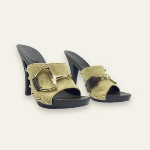 Tweedehands sandalen van gouden stof Gucci Vintage , Yellow , Dames