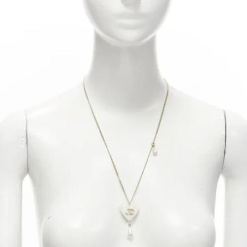 Pre-owned Metal necklaces Chanel Vintage , White , Dames