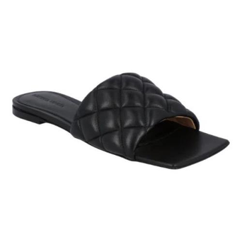 Zwarte Gewatteerde Leren Platte Sandalen Bottega Veneta , Black , Dame...