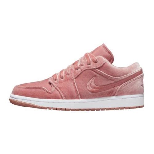 Roze Velvet Lage Sneakers Jordan , Pink , Dames