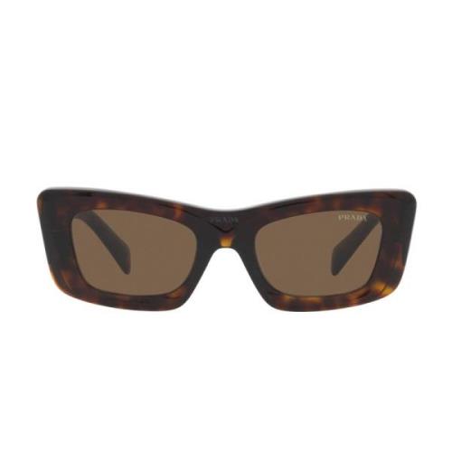 Cat-Eye Zonnebril met Stijl en Elegantie Prada , Brown , Unisex