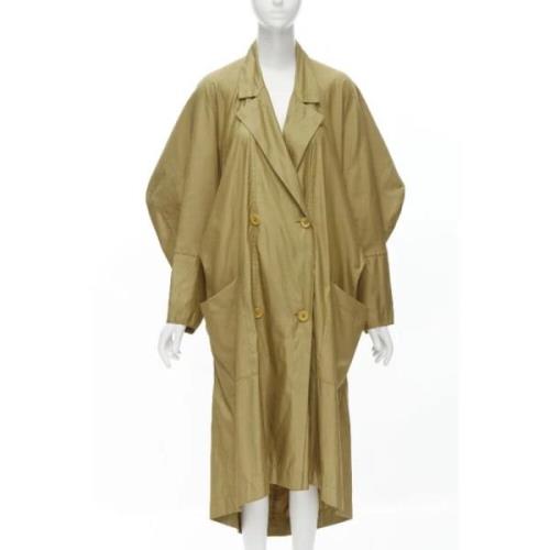 Pre-owned Fabric outerwear Issey Miyake Pre-owned , Beige , Dames