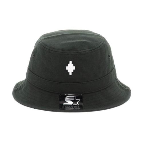 Verhoog je stijl met de Cross Bucket Hat Marcelo Burlon , Black , Here...