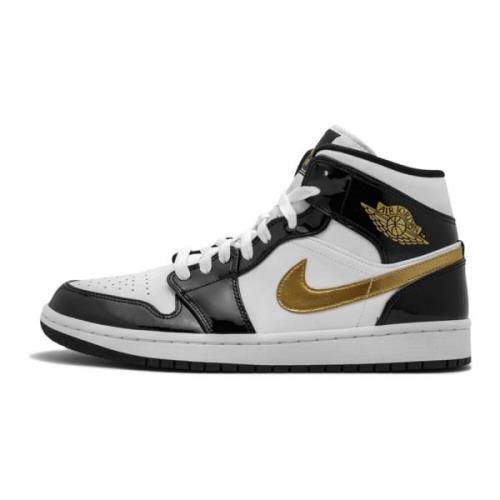 Zwarte Gouden Patentleren Sneakers Jordan , Black , Heren
