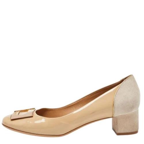 Pre-owned Leather heels Salvatore Ferragamo Pre-owned , Beige , Dames