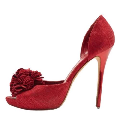 Pre-owned Suede heels Alexander McQueen Pre-owned , Red , Dames