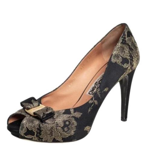Pre-owned Fabric heels Salvatore Ferragamo Pre-owned , Black , Dames