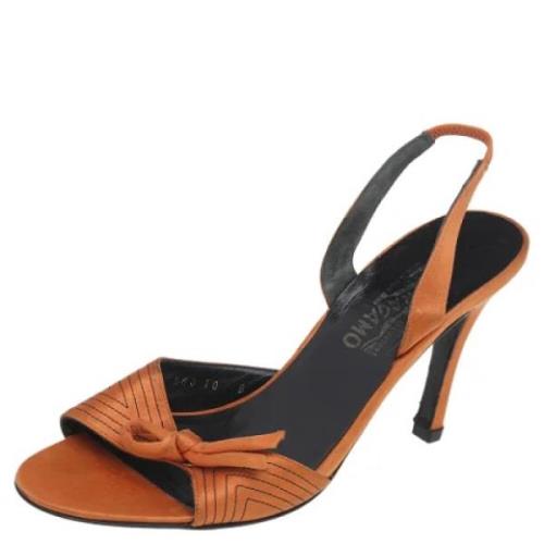 Pre-owned Satin sandals Salvatore Ferragamo Pre-owned , Orange , Dames