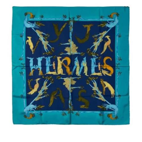 Pre-owned Silk scarves Hermès Vintage , Blue , Dames