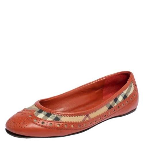 Pre-owned Coated canvas flats Burberry Vintage , Orange , Dames
