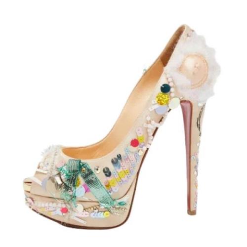 Pre-owned Satin heels Christian Louboutin Pre-owned , Beige , Dames