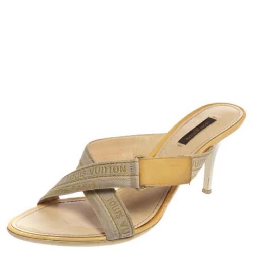 Pre-owned Fabric sandals Louis Vuitton Vintage , Beige , Dames