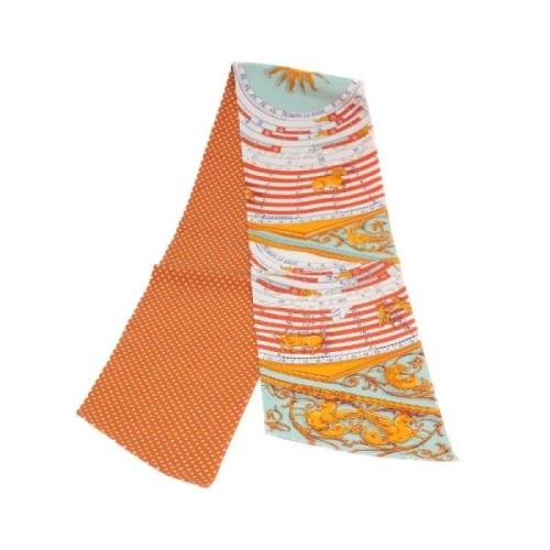 Pre-owned Silk scarves Hermès Vintage , Orange , Dames