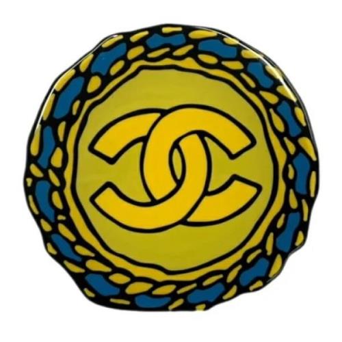 Pre-owned Plastic brooches Chanel Vintage , Yellow , Dames