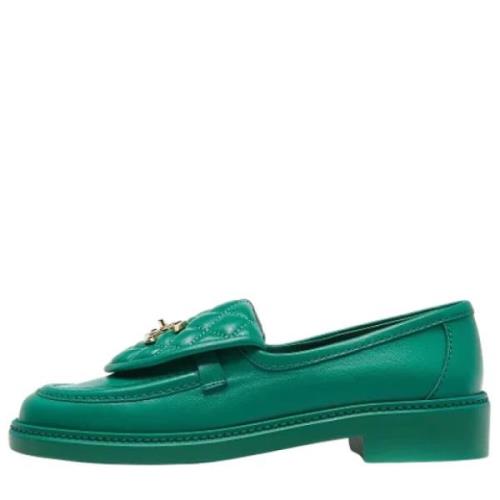 Pre-owned Leather flats Chanel Vintage , Green , Dames