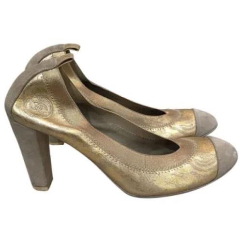 Pre-owned Leather heels Chanel Vintage , Yellow , Dames