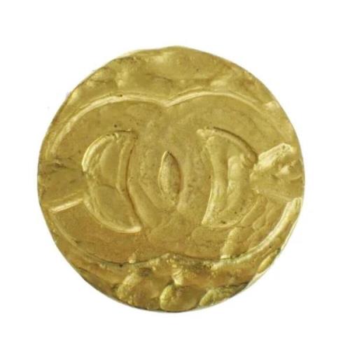 Pre-owned Metal brooches Chanel Vintage , Yellow , Dames