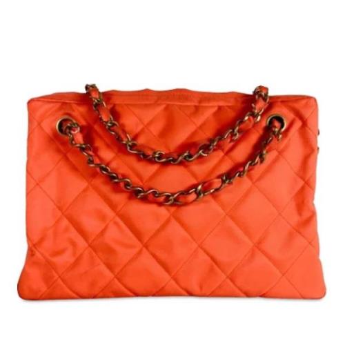 Pre-owned Nylon shoulder-bags Chanel Vintage , Orange , Dames