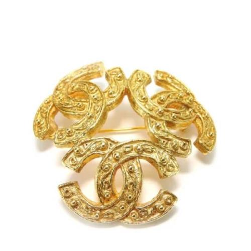 Pre-owned Metal brooches Chanel Vintage , Yellow , Dames