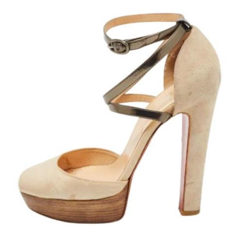 Pre-owned Canvas heels Christian Louboutin Pre-owned , Beige , Dames