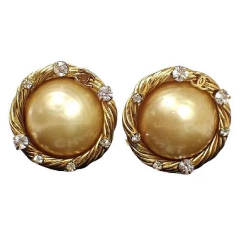 Pre-owned Metal earrings Chanel Vintage , Yellow , Dames