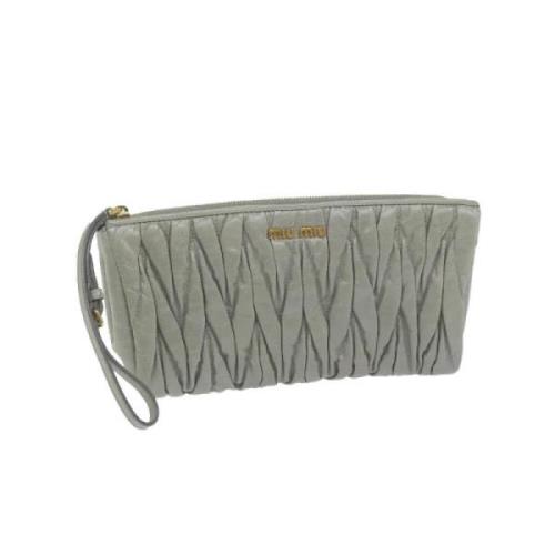 Pre-owned Leather clutches Miu Miu Pre-owned , Gray , Dames