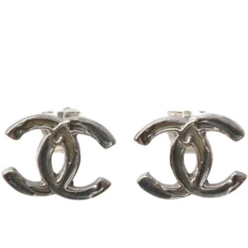 Pre-owned Metal earrings Chanel Vintage , Gray , Dames