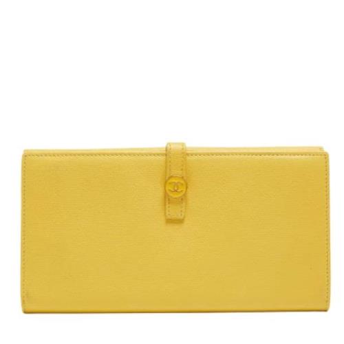 Pre-owned Leather wallets Chanel Vintage , Yellow , Dames