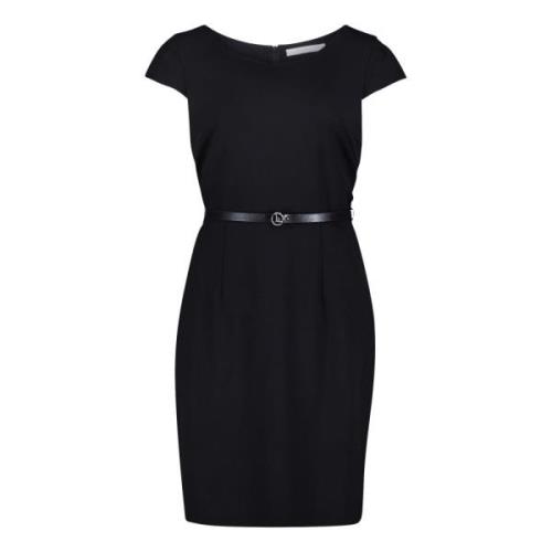 Getailleerde jurk met riem Betty & Co , Black , Dames