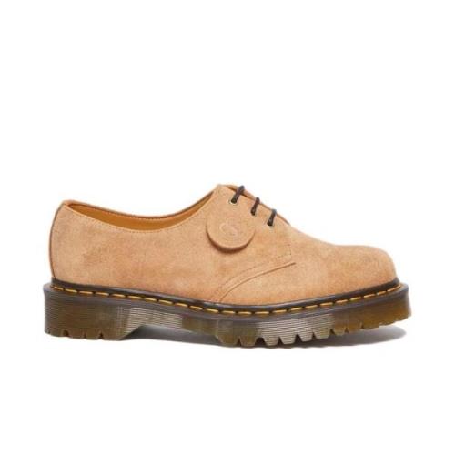 Tufted Sandy Tan Suede Schoenen Dr. Martens , Beige , Heren