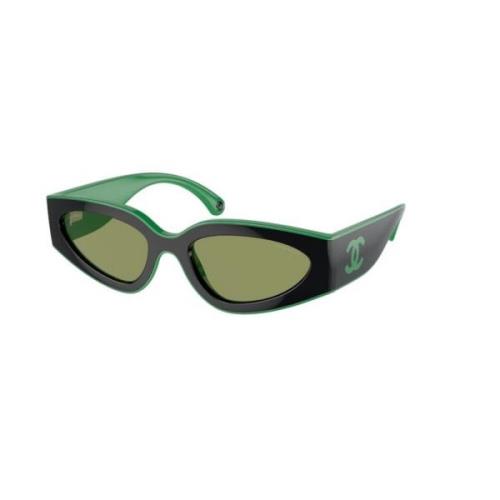 Stijlvolle zwarte zonnebril met groene lenzen Chanel , Black , Dames