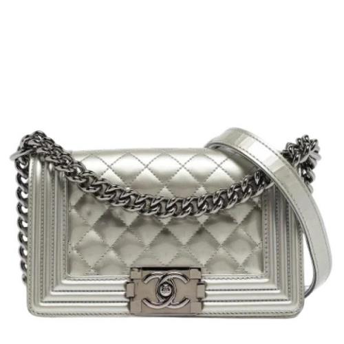 Pre-owned Leather shoulder-bags Chanel Vintage , Gray , Dames