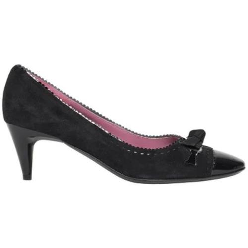 Pre-owned Suede heels Salvatore Ferragamo Pre-owned , Black , Dames