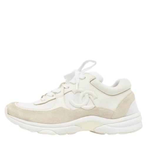 Pre-owned Fabric sneakers Chanel Vintage , White , Dames