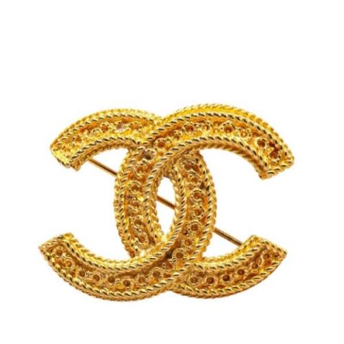 Pre-owned Metal brooches Chanel Vintage , Yellow , Dames