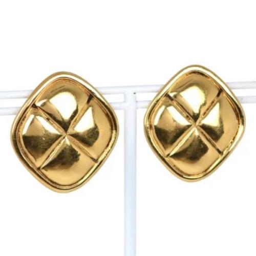 Pre-owned Metal earrings Chanel Vintage , Yellow , Dames