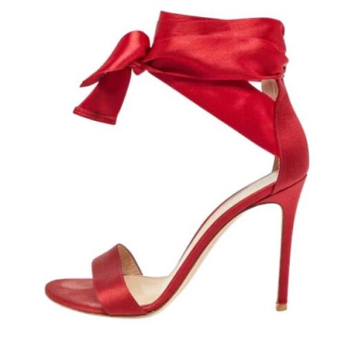 Pre-owned Satin sandals Gianvito Rossi Pre-owned , Red , Dames