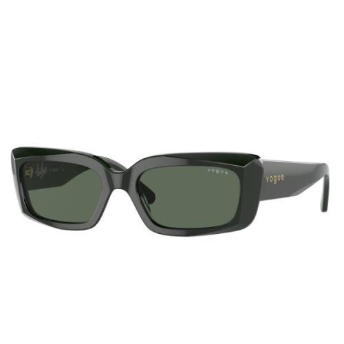 Stijlvolle zonnebril met groene lenzen Vogue , Black , Dames