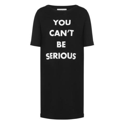 Zwarte jurken met You Can't Be Serious Print Moschino , Black , Dames