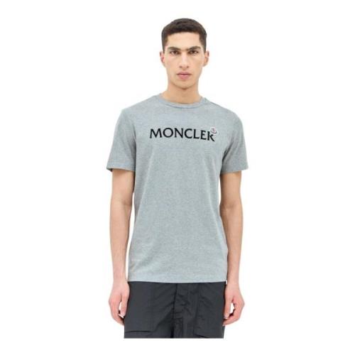 Geborduurd Logo Patch Katoenen T-Shirt Moncler , Gray , Heren